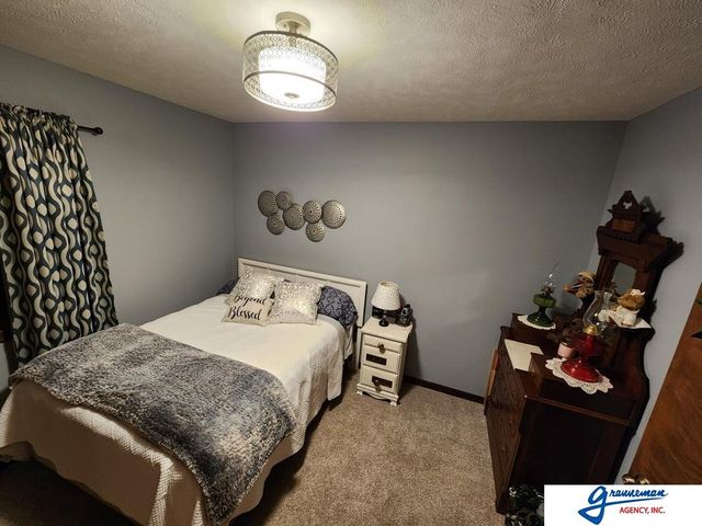 7061 E Maple Road, Holmesville, NE 68310