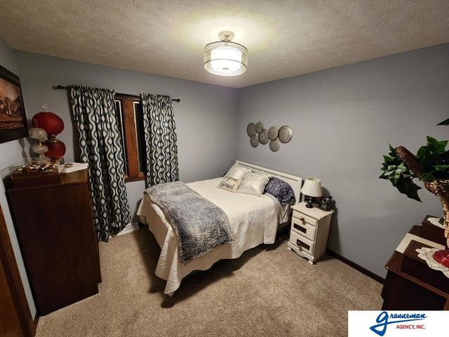 7061 E Maple Road, Holmesville, NE 68310