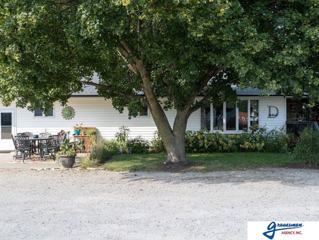 7061 E Maple Road, Holmesville, NE 68310