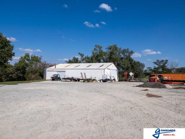 7061 E Maple Road, Holmesville, NE 68310