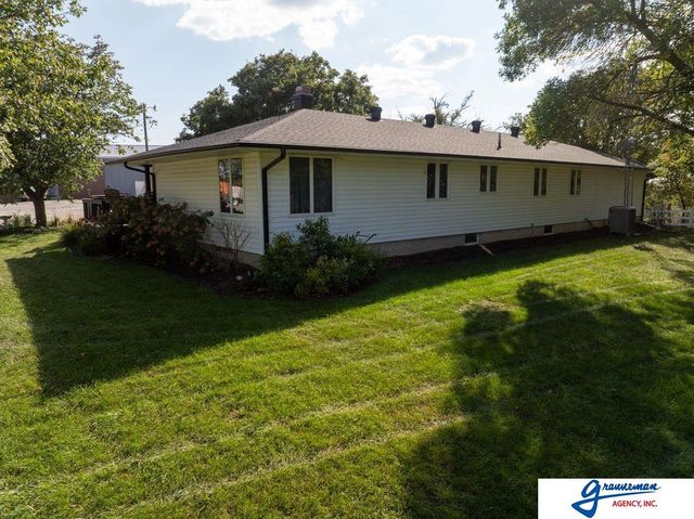 7061 E Maple Road, Holmesville, NE 68310