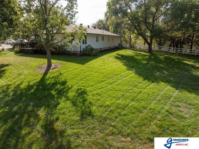 7061 E Maple Road, Holmesville, NE 68310