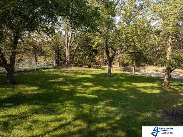 7061 E Maple Road, Holmesville, NE 68310