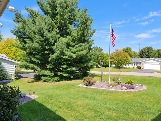 6727 Sawmill Drive, Roscoe, IL 61073