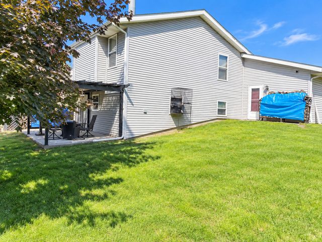 6727 Sawmill Drive, Roscoe, IL 61073