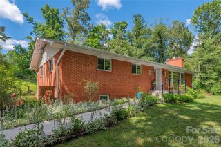 90 Bell Road, Asheville, NC 28805