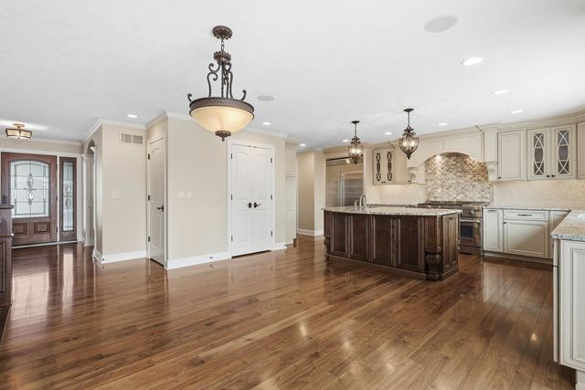 60 CUSTER Terrace, Bettendorf, IA 52722