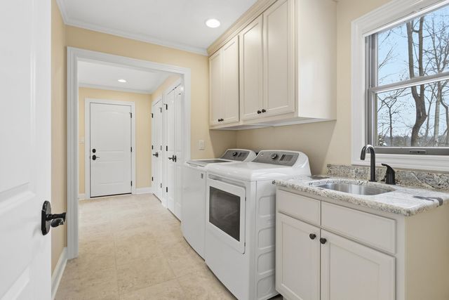 60 CUSTER Terrace, Bettendorf, IA 52722