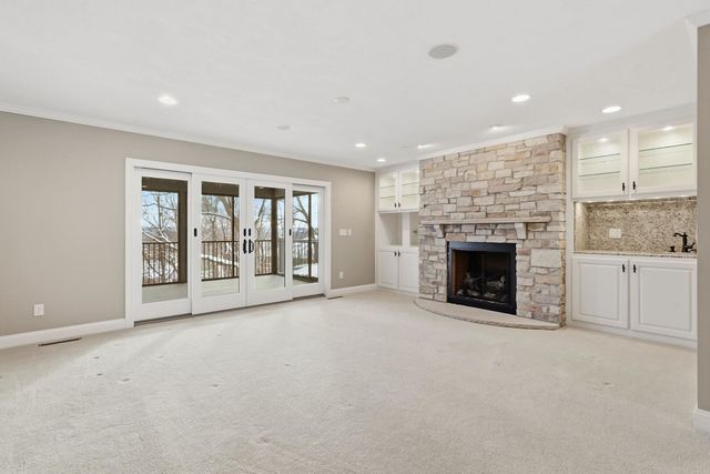 60 CUSTER Terrace, Bettendorf, IA 52722