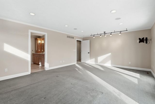 60 CUSTER Terrace, Bettendorf, IA 52722