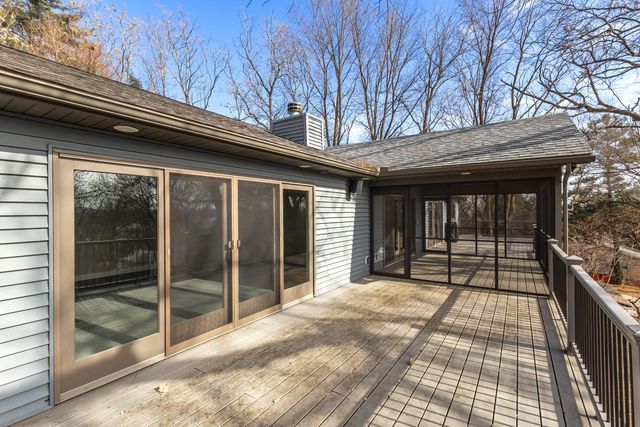 60 CUSTER Terrace, Bettendorf, IA 52722