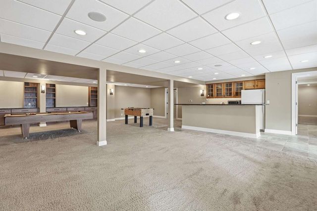 60 CUSTER Terrace, Bettendorf, IA 52722