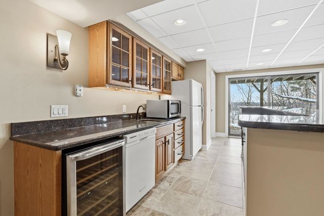 60 CUSTER Terrace, Bettendorf, IA 52722