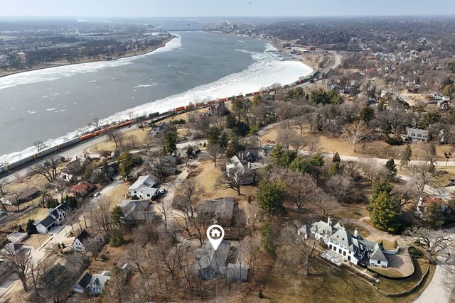 60 CUSTER Terrace, Bettendorf, IA 52722