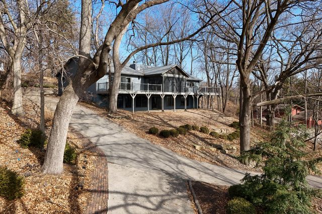 60 CUSTER Terrace, Bettendorf, IA 52722