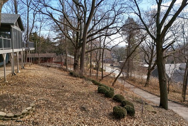 60 CUSTER Terrace, Bettendorf, IA 52722