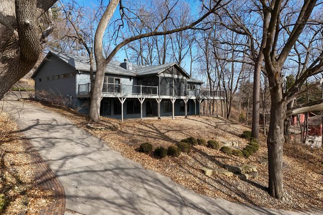 60 CUSTER Terrace, Bettendorf, IA 52722