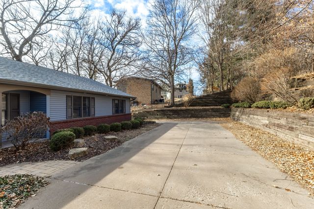 60 CUSTER Terrace, Bettendorf, IA 52722