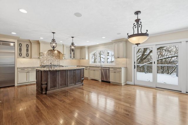 60 CUSTER Terrace, Bettendorf, IA 52722