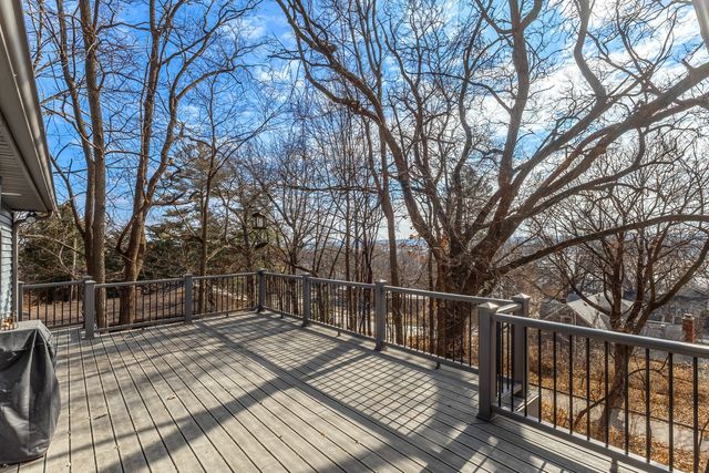 60 CUSTER Terrace, Bettendorf, IA 52722