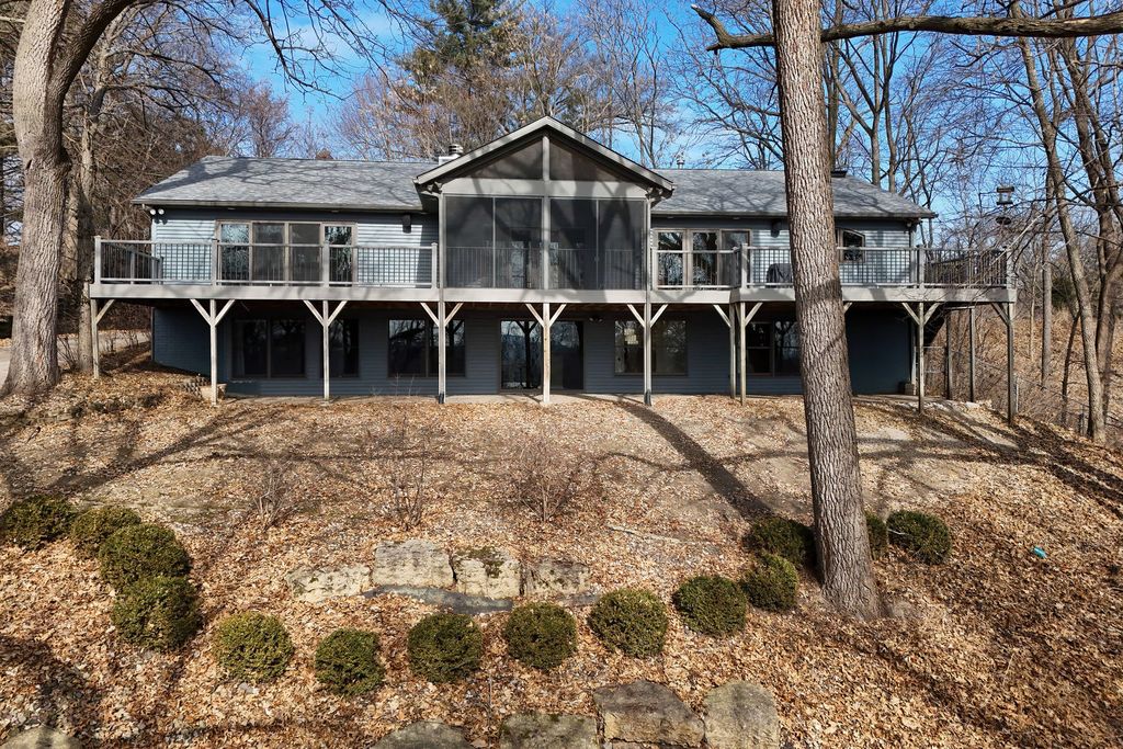 60 CUSTER Terrace, Bettendorf, IA 52722