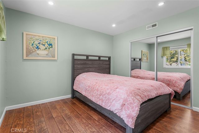 66 Mockingbird Court, Oak Park, CA 91377