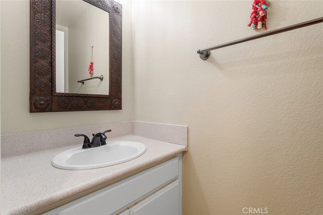 66 Mockingbird Court, Oak Park, CA 91377