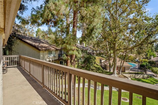 66 Mockingbird Court, Oak Park, CA 91377