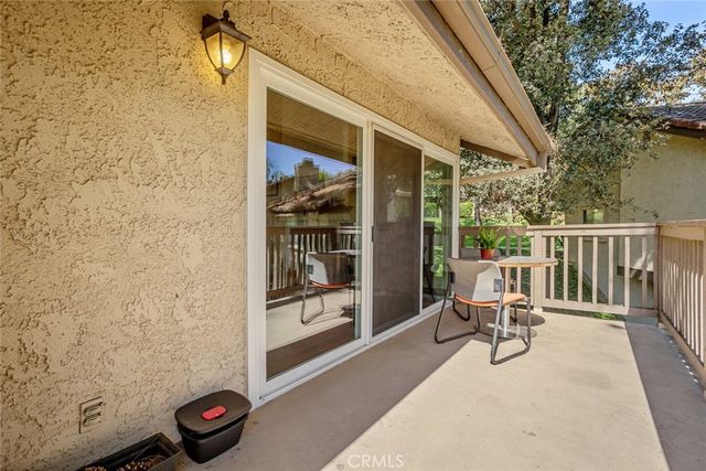 66 Mockingbird Court, Oak Park, CA 91377