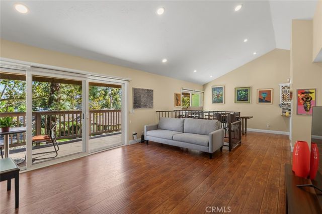66 Mockingbird Court, Oak Park, CA 91377