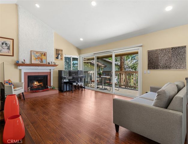 66 Mockingbird Court, Oak Park, CA 91377