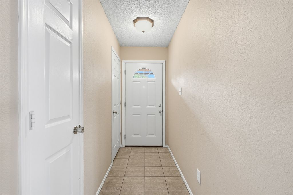 214 Merlin Drive, Weatherford, TX 76086 — photo 2