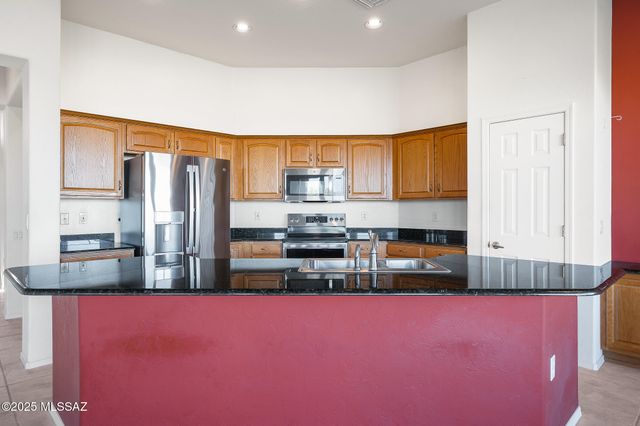 2092 W Vista Ridge Drive, Green Valley, AZ 85622