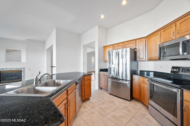 2092 W Vista Ridge Drive, Green Valley, AZ 85622