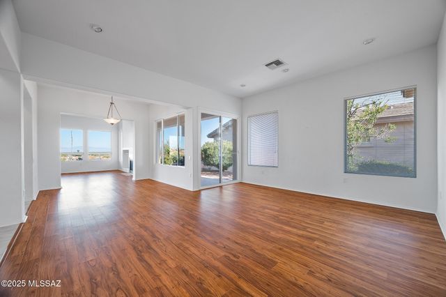 2092 W Vista Ridge Drive, Green Valley, AZ 85622