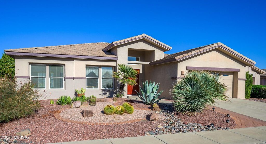 2092 W Vista Ridge Drive, Green Valley, AZ 85622