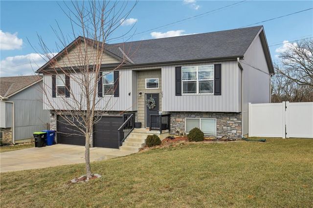 102 Division Street, Knob Noster, MO 65336