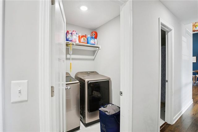 102 Division Street, Knob Noster, MO 65336