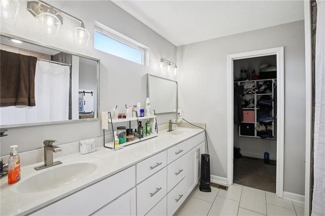 102 Division Street, Knob Noster, MO 65336