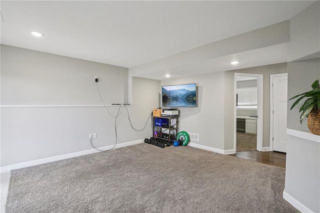 102 Division Street, Knob Noster, MO 65336