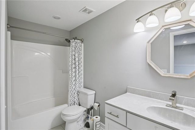 102 Division Street, Knob Noster, MO 65336