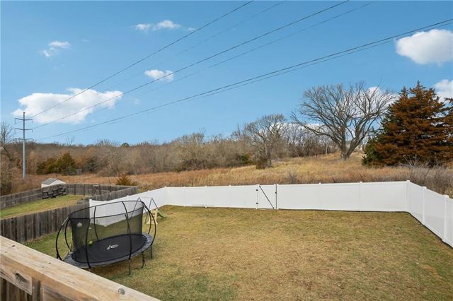 102 Division Street, Knob Noster, MO 65336