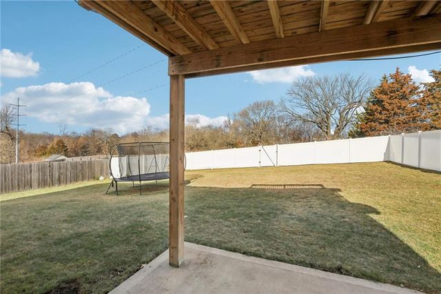 102 Division Street, Knob Noster, MO 65336