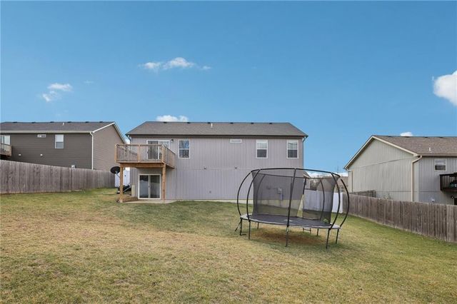 102 Division Street, Knob Noster, MO 65336