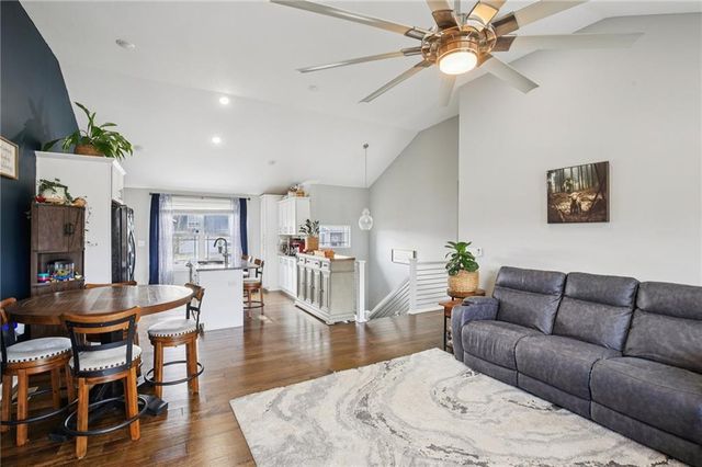 102 Division Street, Knob Noster, MO 65336