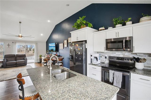 102 Division Street, Knob Noster, MO 65336