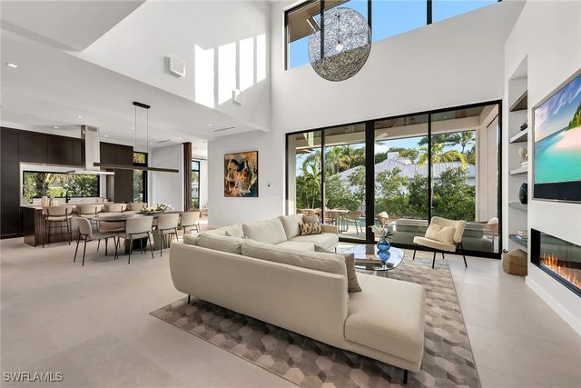 788 7th AVE N, Naples, FL 34102