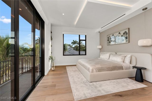 788 7th AVE N, Naples, FL 34102