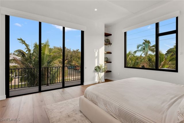 788 7th AVE N, Naples, FL 34102