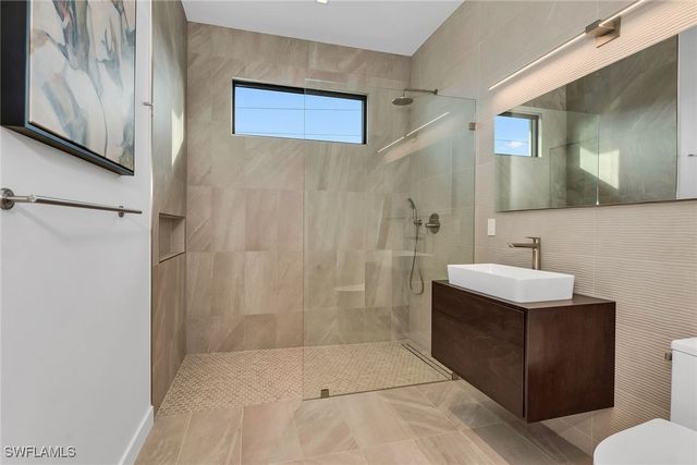 788 7th AVE N, Naples, FL 34102